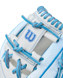 Wilson A2000 Fastpitch Winter 2025 H12SS White/Sky Blue-12"-RHT