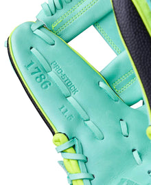 Wilson 2025 A2000 Tennis Ball 1786SS LE 11.5"-RHT