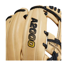 Wilson A2000 1786 Blonde/Black 11.5"-RHT
