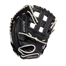 Wilson A700 Fastpitch CM33 Black/White 33" -RHT