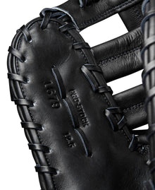 Wilson A2000 Classic 1679 12.5" Baseball Glove