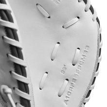 Wilson A1000 Fastpitch CM33 White/Black 33"-RHT