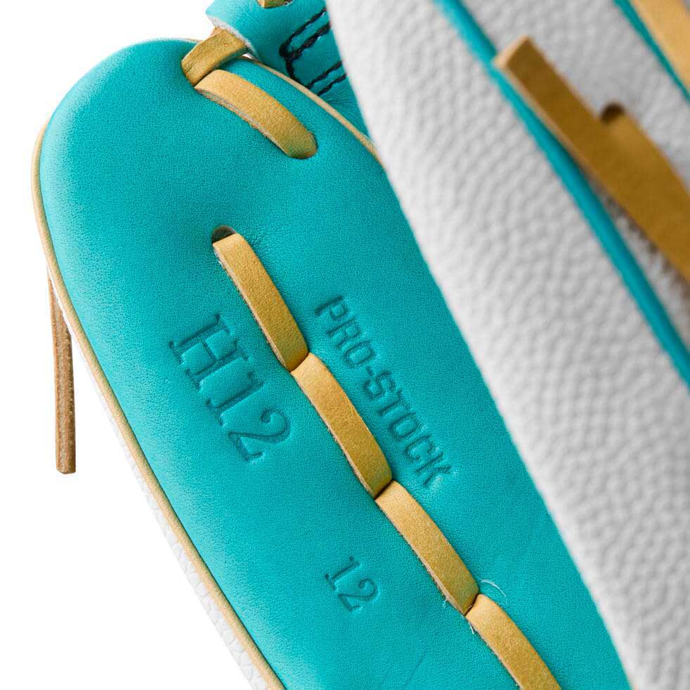 Wilson A2000 Fastpitch Summer 2025 H12SS 12"-RHT