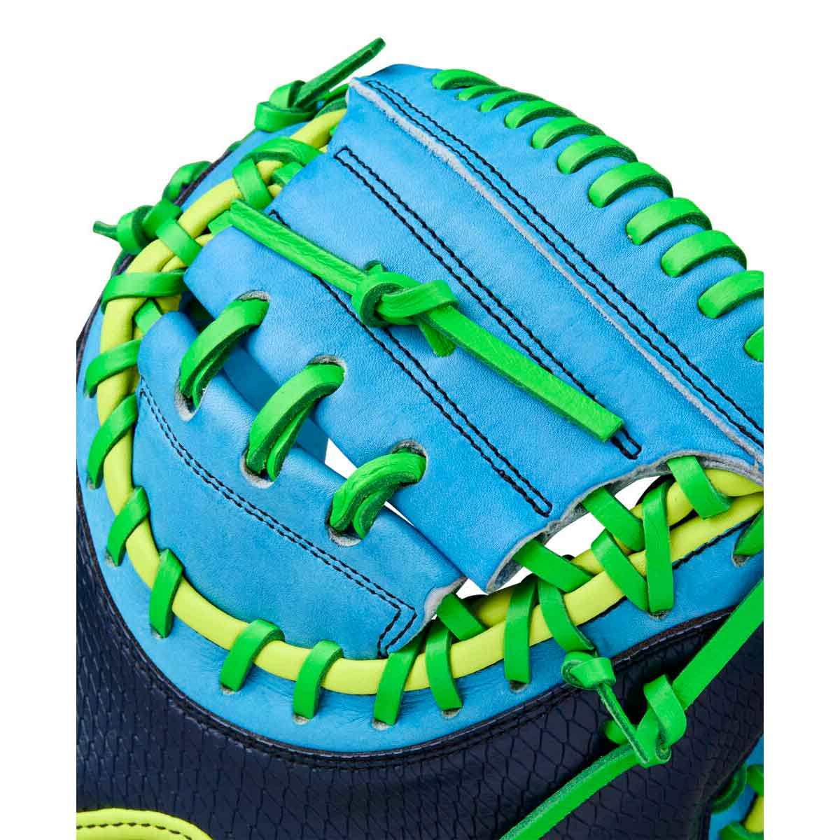 Wilson A2000 Fall 2025 Sky Blue/Navy PF33SS 33"-RHT