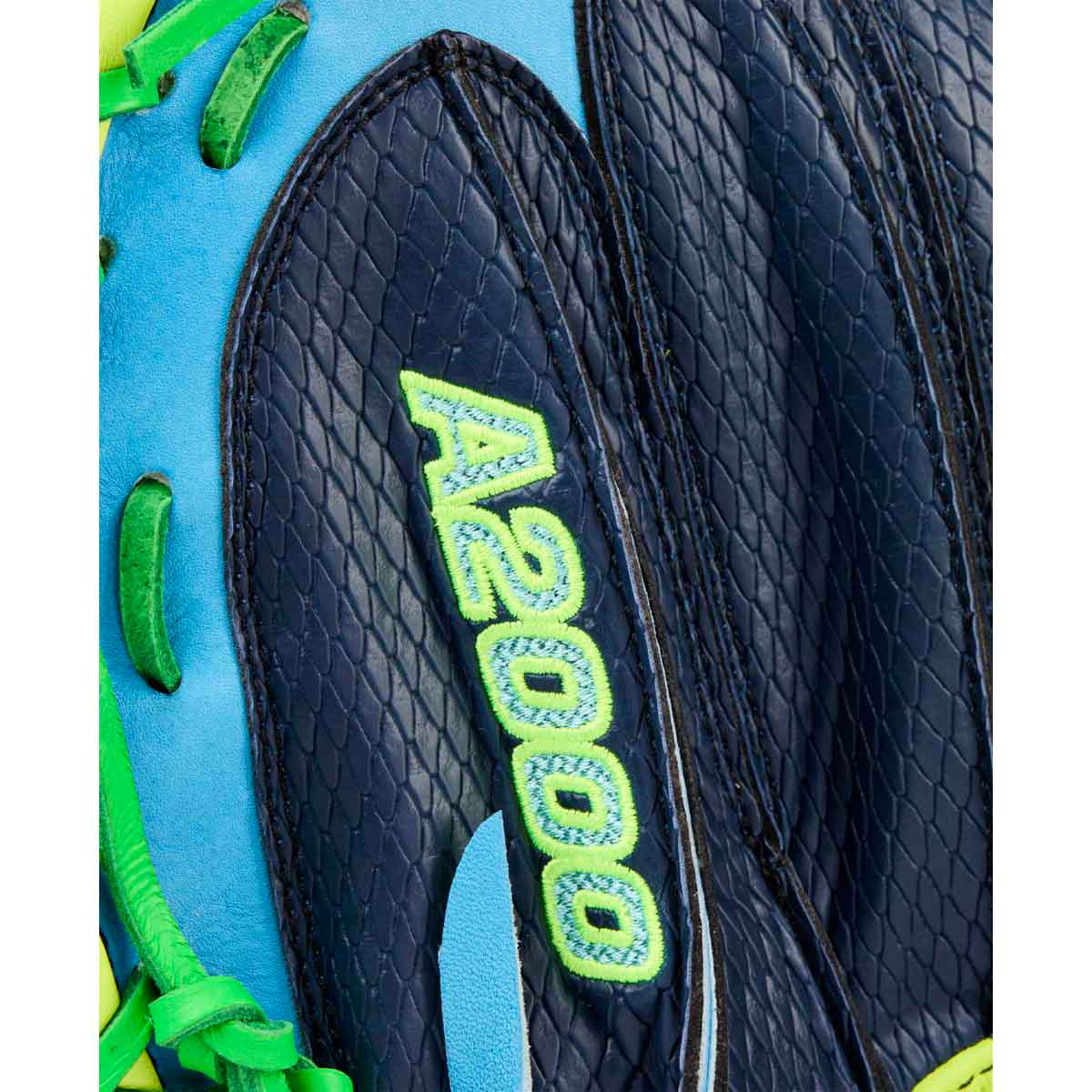 Wilson A2000 Fall 2025 Sky Blue/Navy PF33SS 33"-RHT