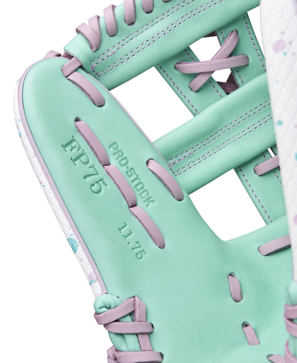 Wilson A2000 Fastpitch Winter 2025 FP75SS 11.75"-RHT