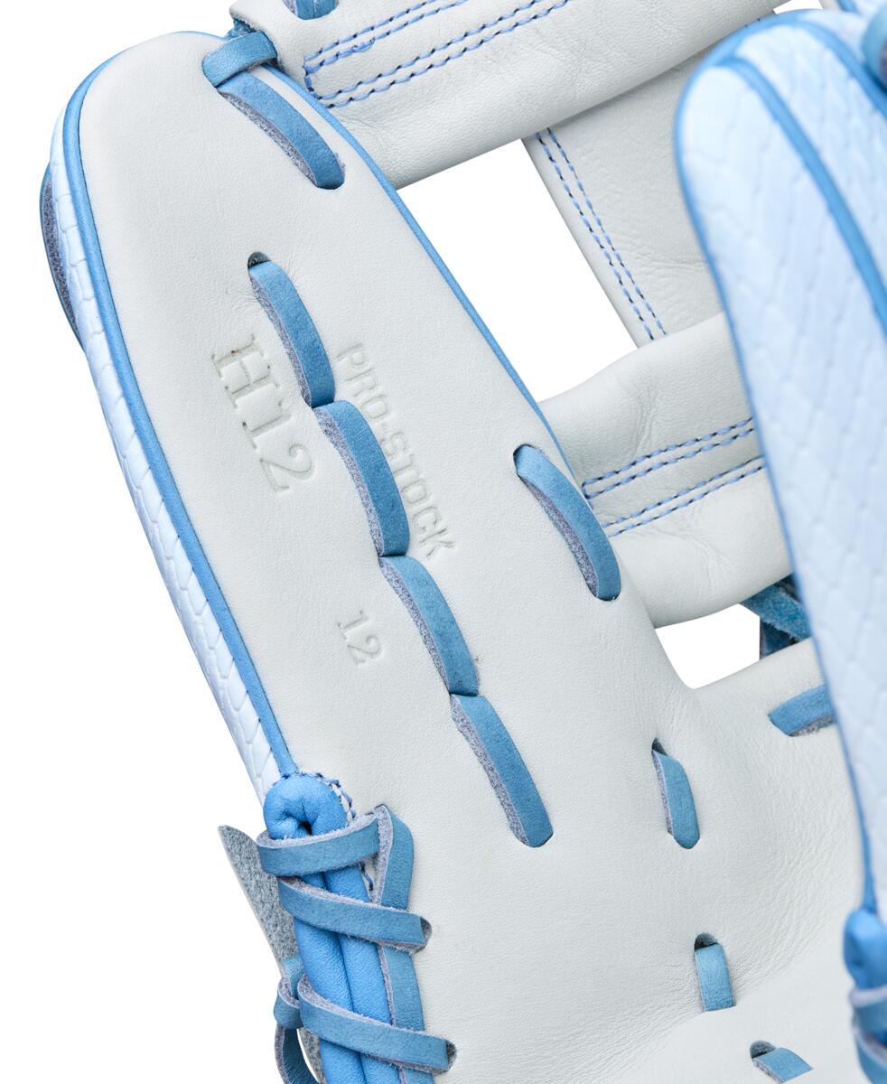 Wilson A2000 Fastpitch Winter 2025 H12SS White/Sky Blue-12"-RHT